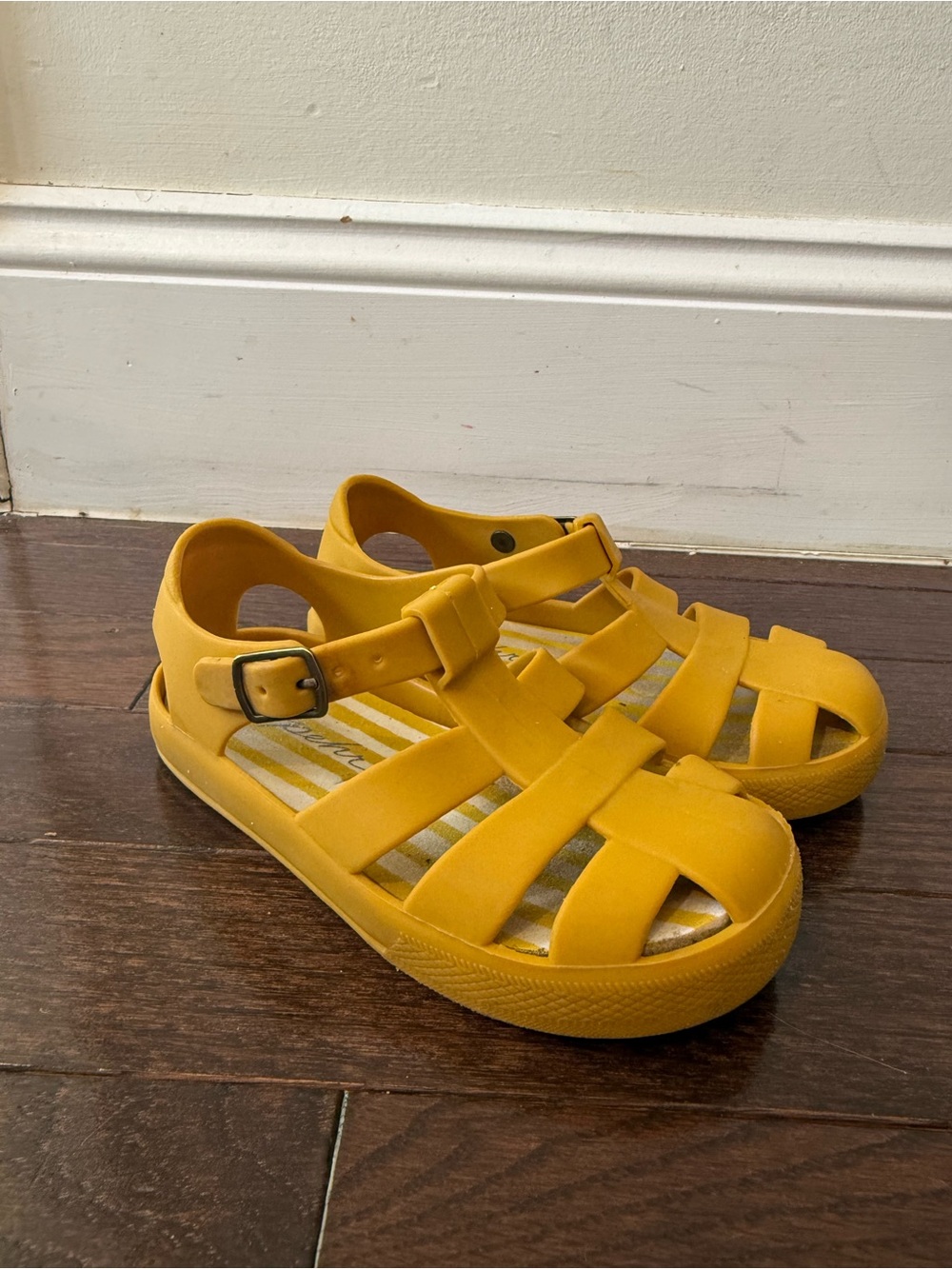 Pehr fisherman sandals size 10